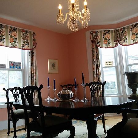 Fairmont House Bed & Breakfast Mahone Bay Exteriör bild