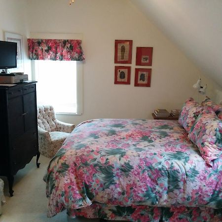 Fairmont House Bed & Breakfast Mahone Bay Exteriör bild