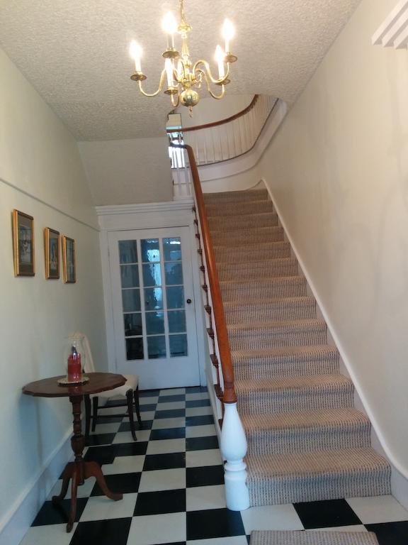 Fairmont House Bed & Breakfast Mahone Bay Exteriör bild