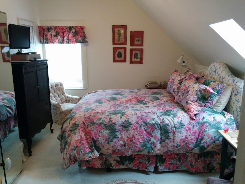 Fairmont House Bed & Breakfast Mahone Bay Rum bild