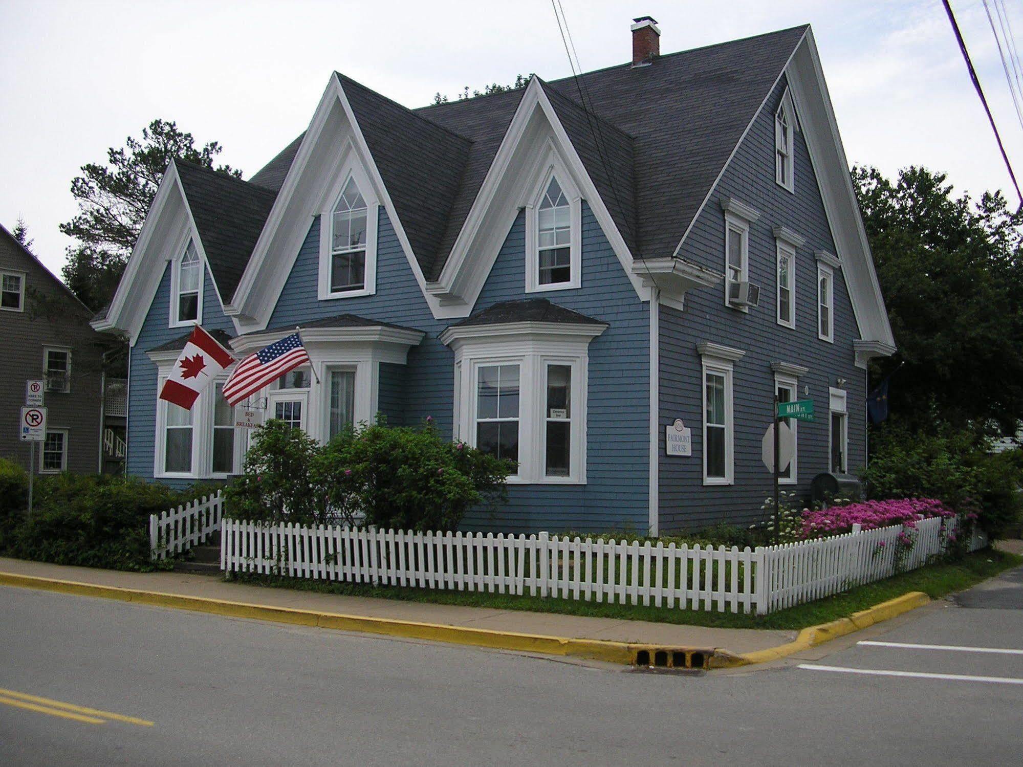 Fairmont House Bed & Breakfast Mahone Bay Exteriör bild